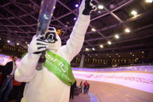 gasag eisbär mit t-shirt kanone berlin sixdays