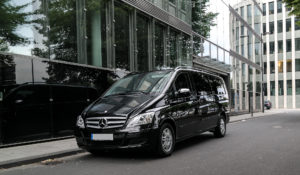 VIP Shuttle Berlin Mercedes V-Klasse schwarz Agentur Kontraschall