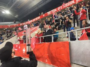 tissot arena biel t-shirt kanone und fans