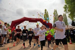 Start des 15. Muko-Freundschaftslauf in Potsdam mit 800 Läufern