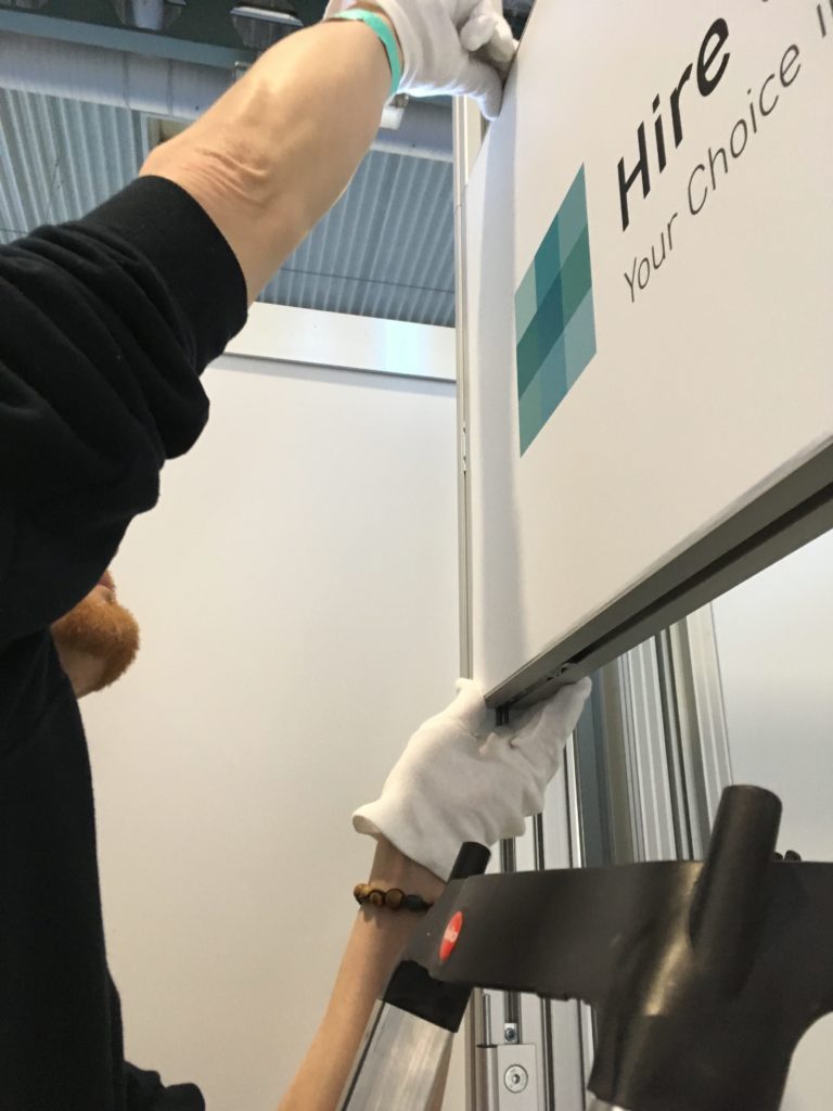 Messestand der Hire a Doctor Group Berlin von Agentur Kontraschall Event-Technik Bremen Messebauer